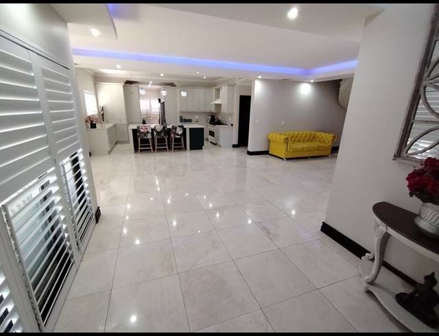 4 BEDROOM HOUSE FOR SALE IN IZINGA PARK